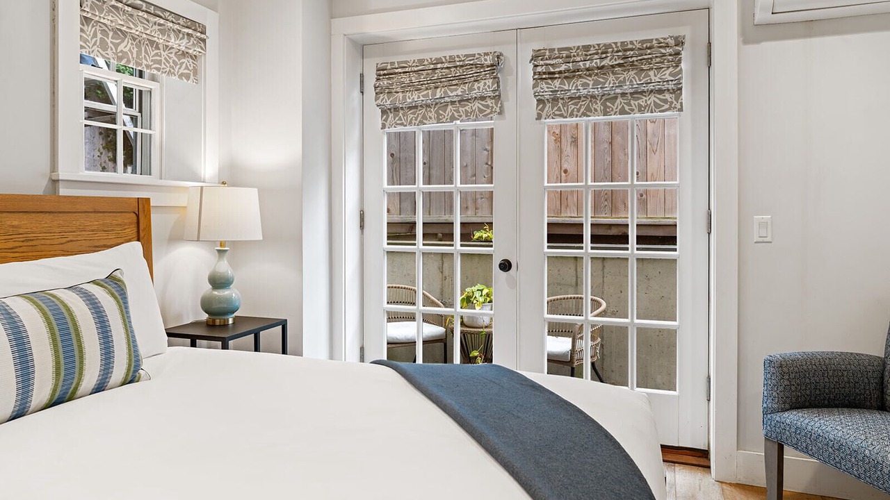 Photo of Others in Nantucket Town