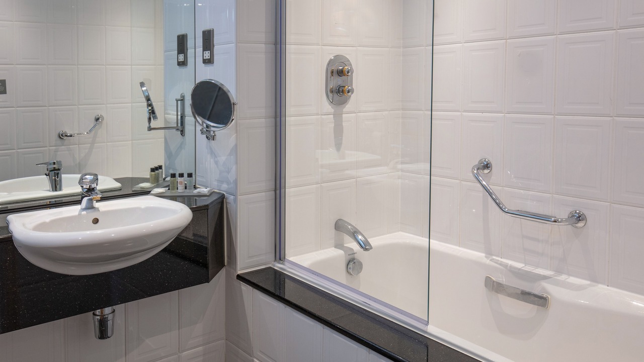 Photo of Bathroom in Kenilworth