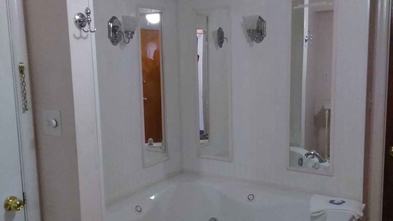 Photo of Bathroom in Luray