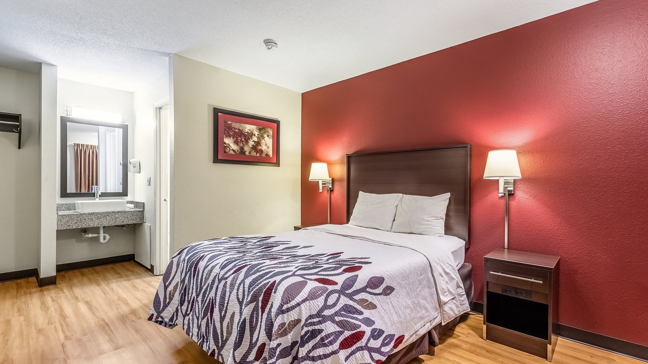 Photo of Bedroom in Scottsburg