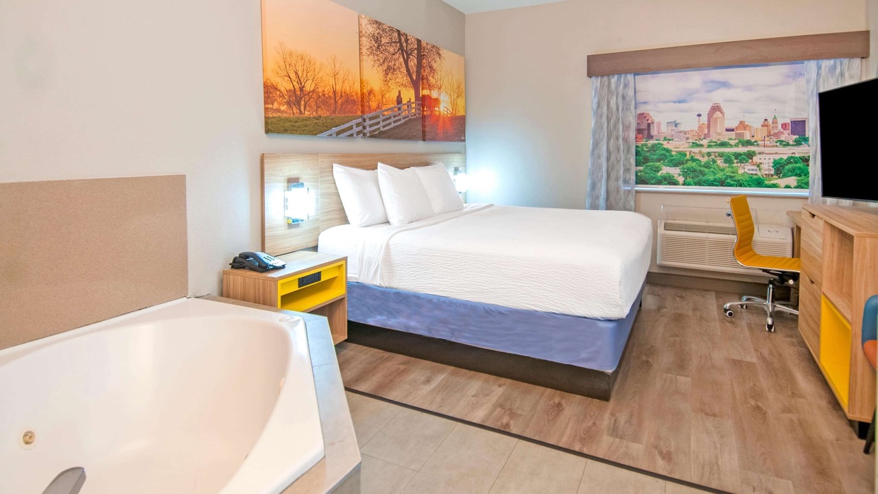 Photo of Bedroom in Hollywood Park