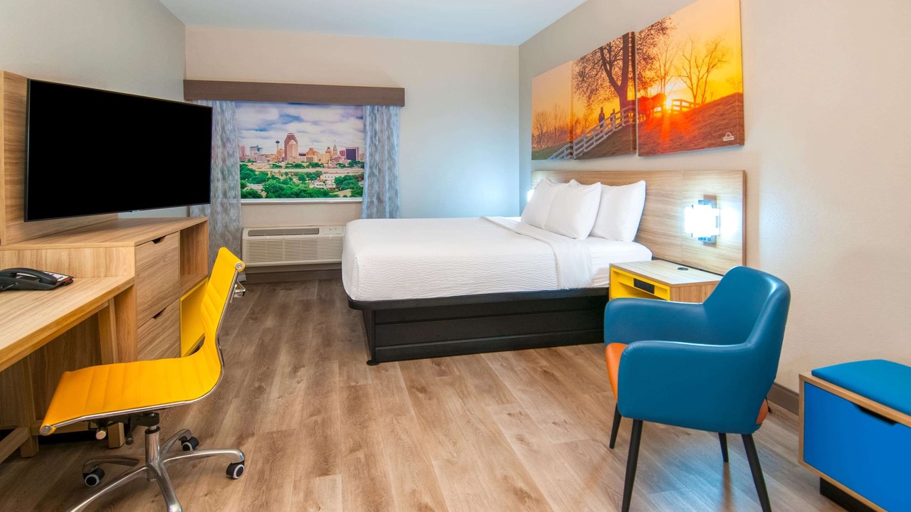 Photo of Bedroom in Hollywood Park