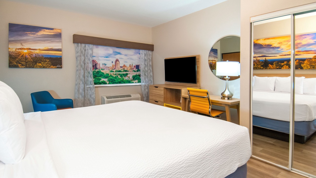 Photo of Bedroom in Hollywood Park