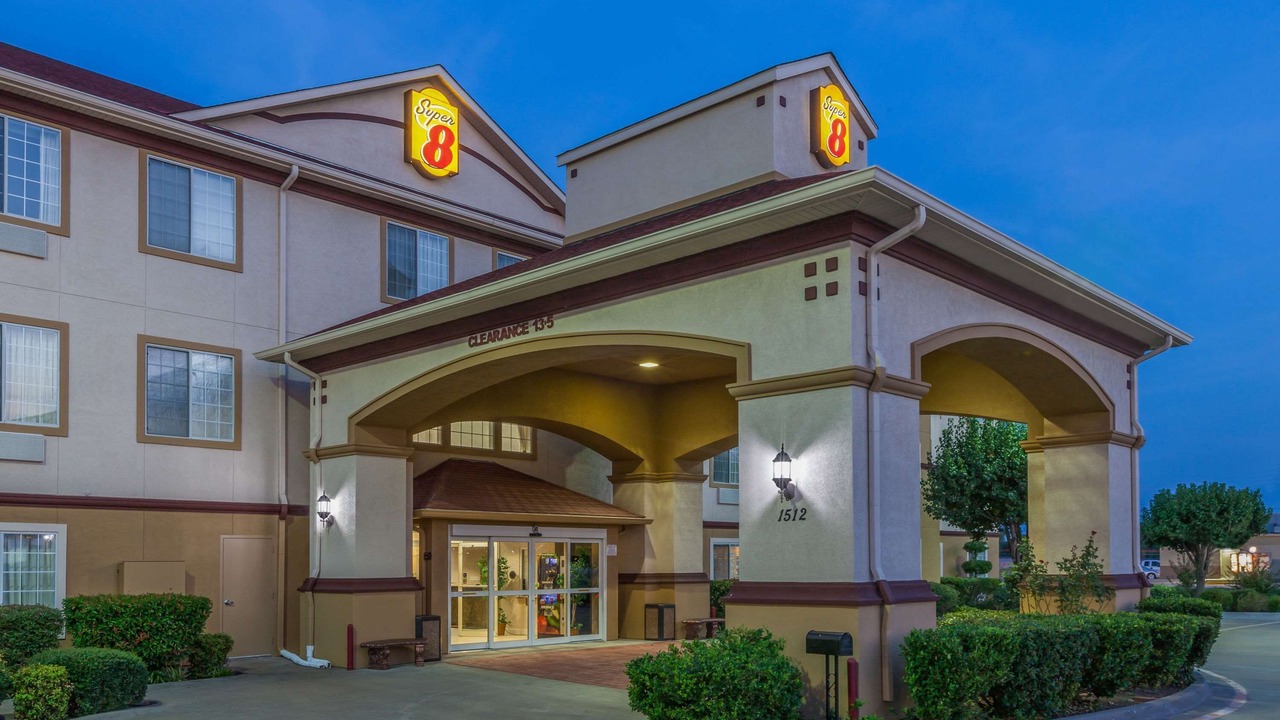 Photo of Buildings in Hillsboro
