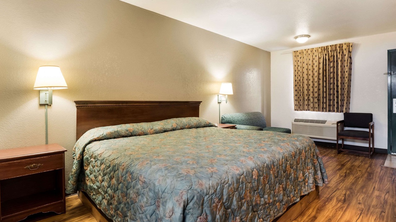Photo of Bedroom in Bartlesville