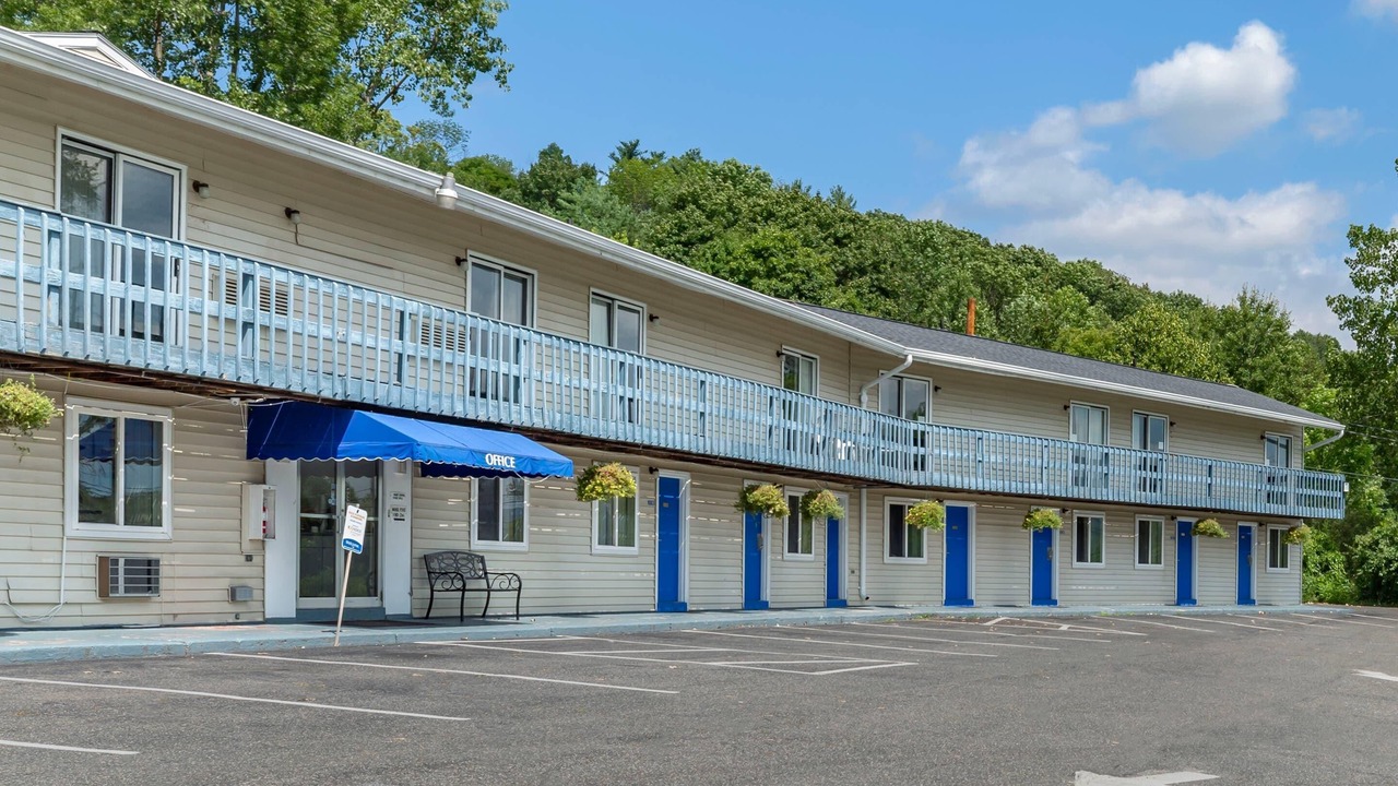 Photo of Outdoor in Lee