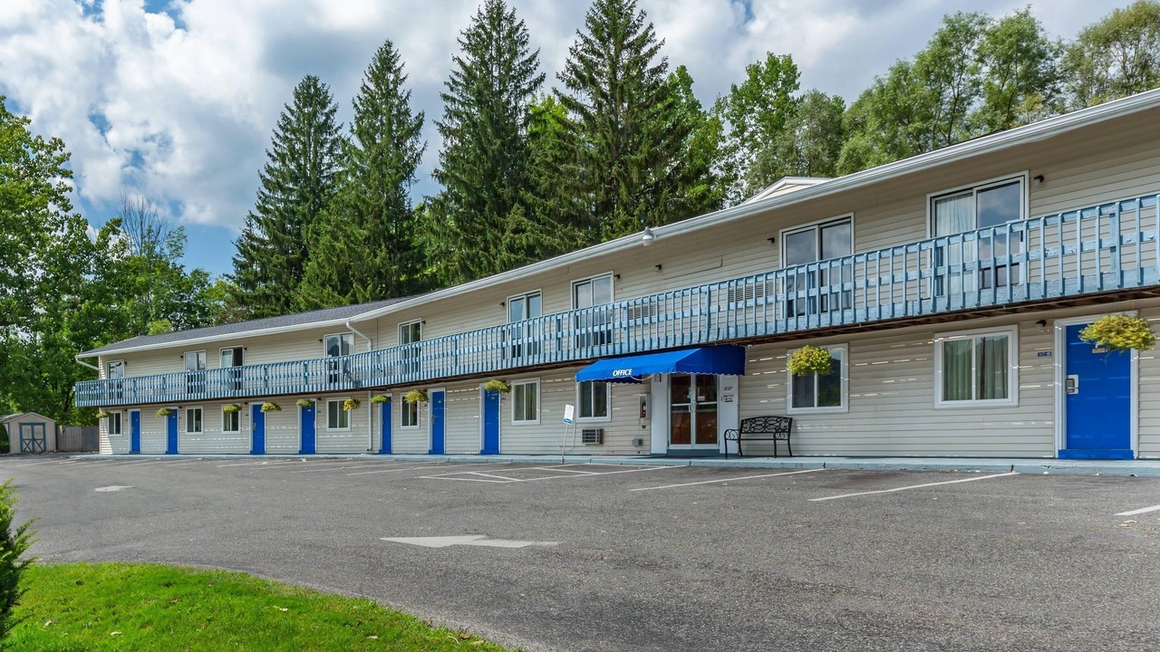 Photo of Outdoor in Lee