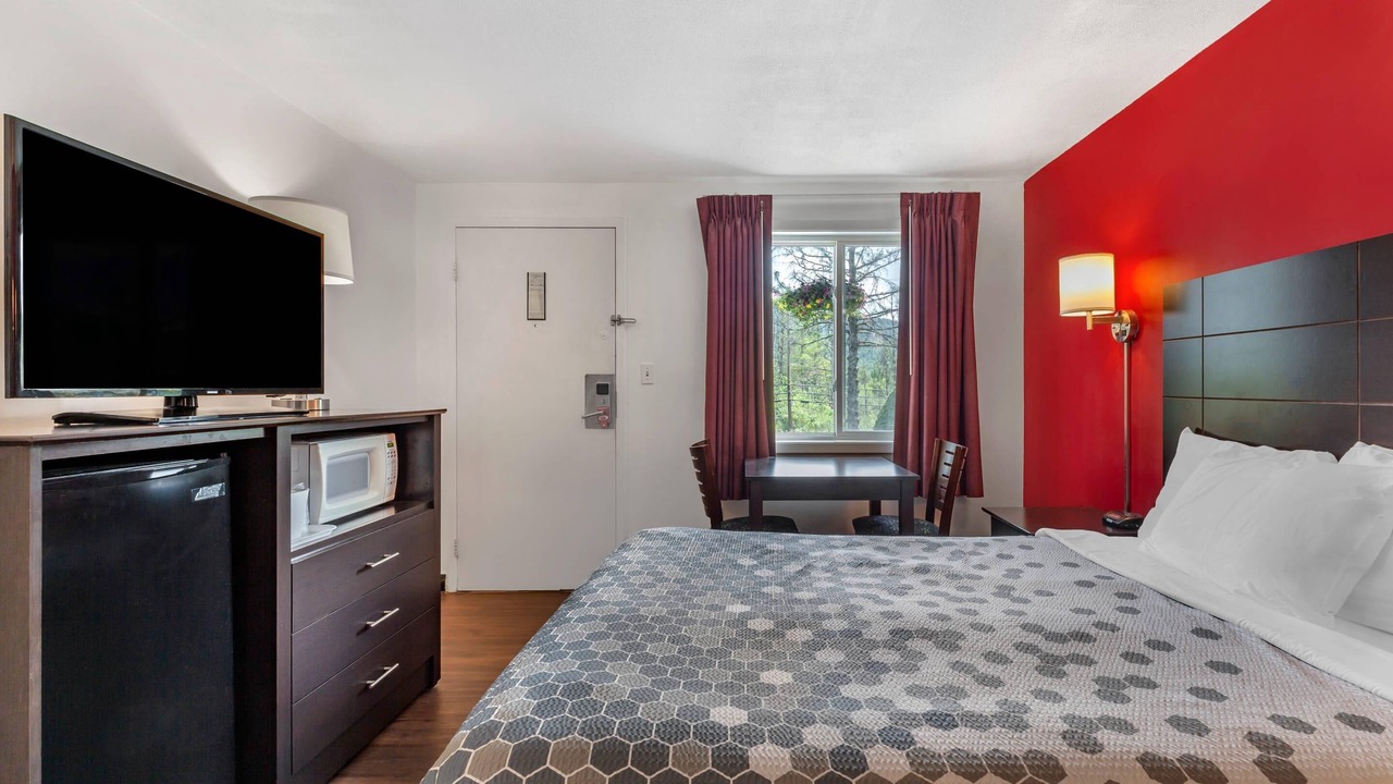 Photo of Bedroom in Lee