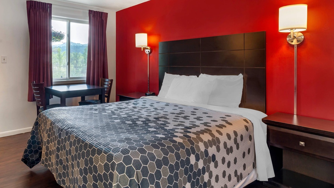 Photo of Bedroom in Lee