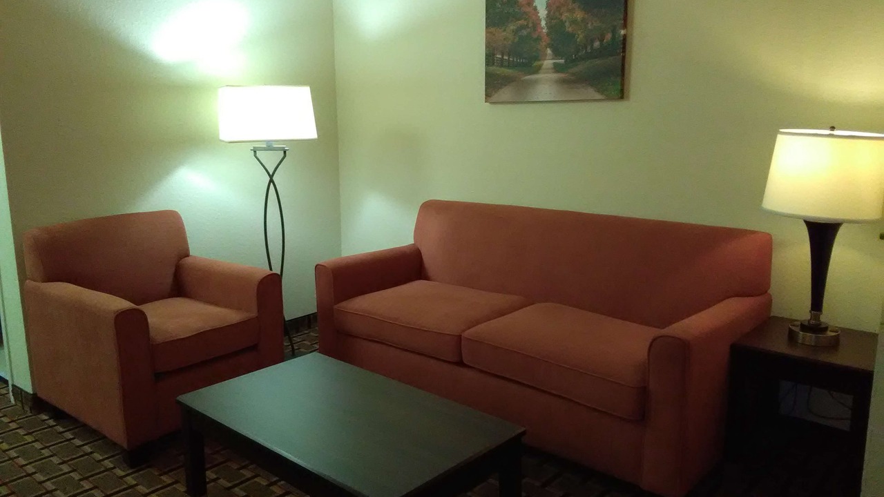 Photo of Livingroom in Madisonville