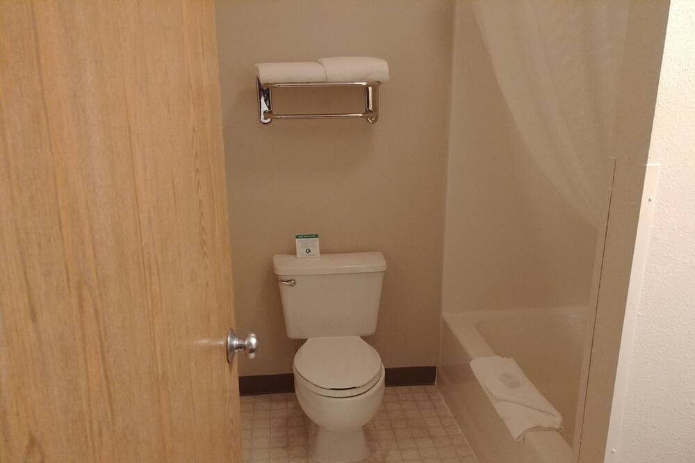 Photo of Bathroom in Broken Bow