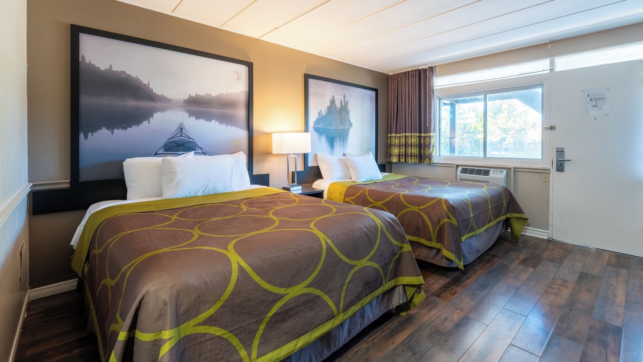 Photo of Bedroom in Gananoque