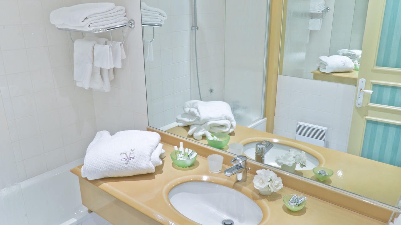 Photo of Bathroom in Chateaubernard