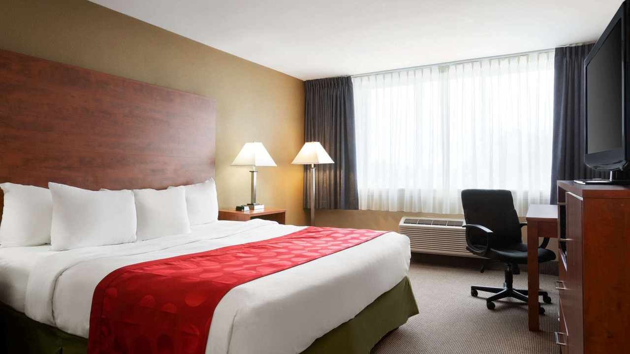 Photo of Bedroom in Cote-Des-Neiges—Notre-Dame-De-Grace