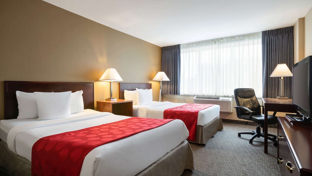Photo of Bedroom in Cote-Des-Neiges—Notre-Dame-De-Grace