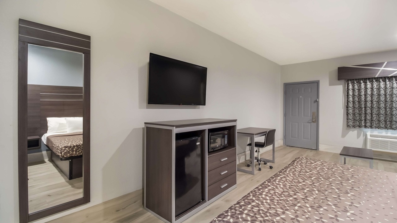 Photo of Bedroom in Greater Greenspoint