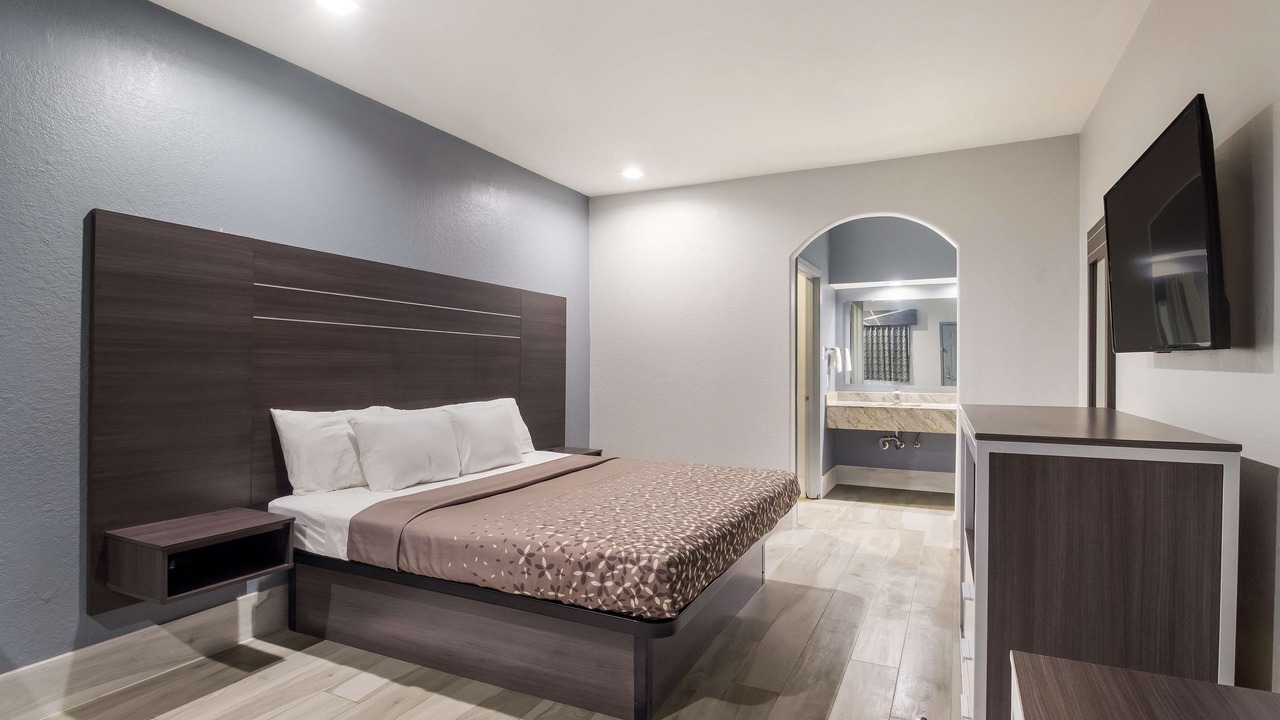 Photo of Bedroom in Greater Greenspoint