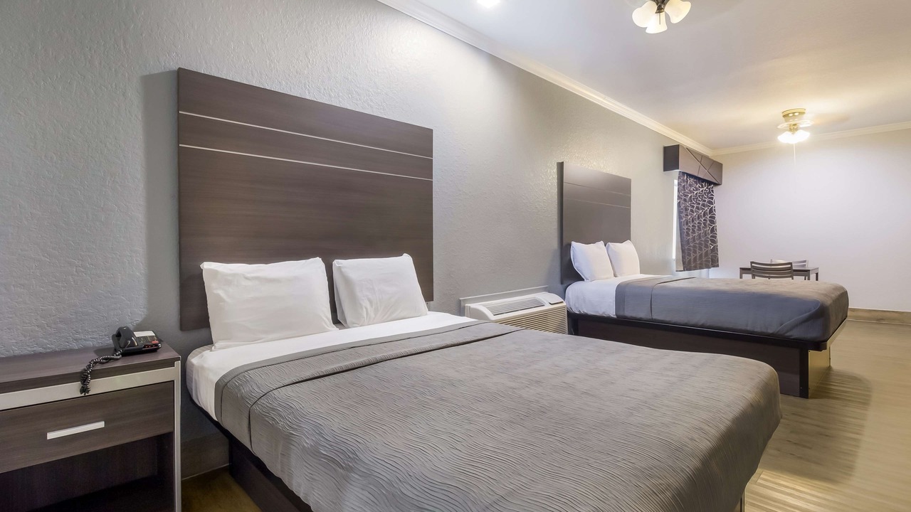 Photo of Bedroom in Greater Greenspoint