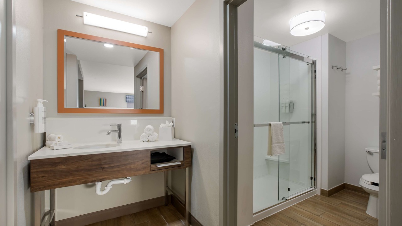 Photo of Bathroom in Linden