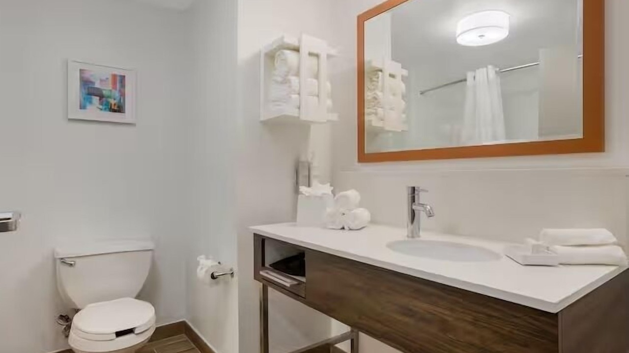 Photo of Bathroom in Linden