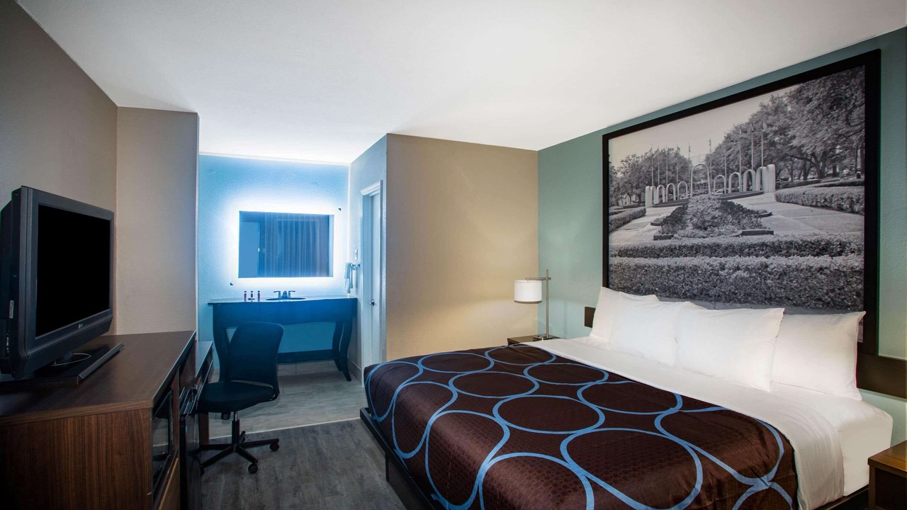 Photo of Bedroom in Mobile