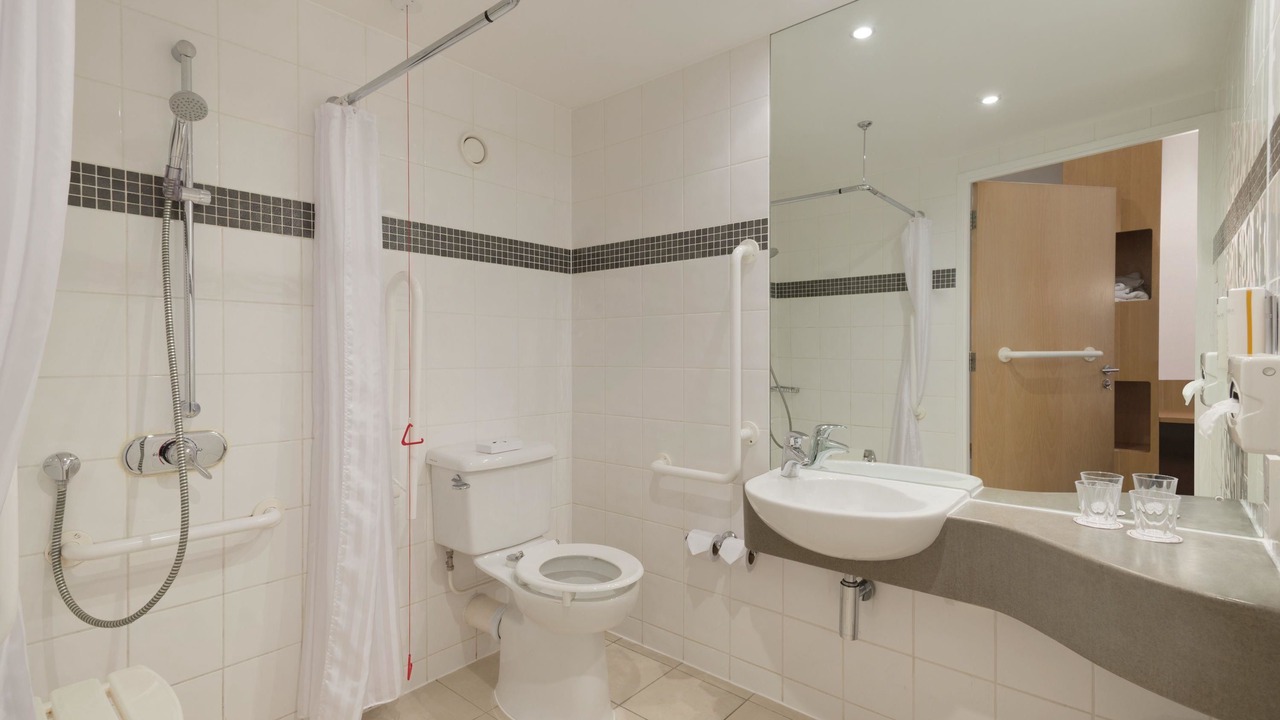 Photo of Bathroom in Alverthorpe