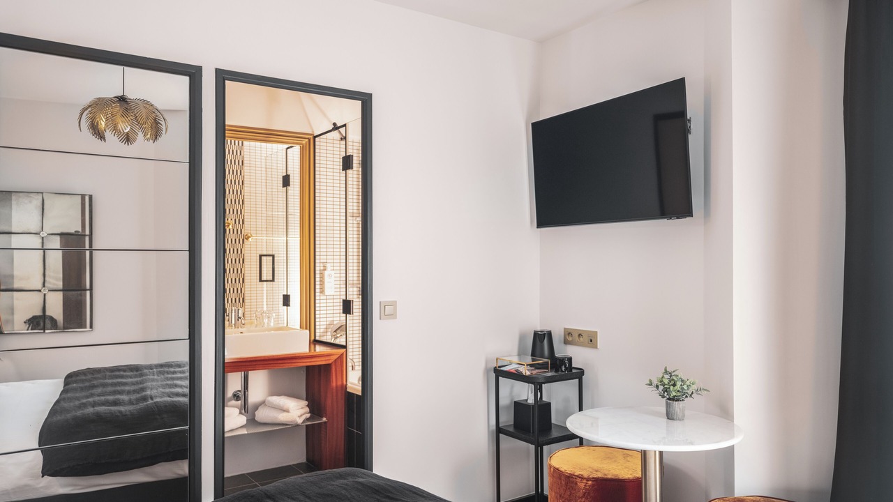 Photo of Bedroom in Graslin - Commerce