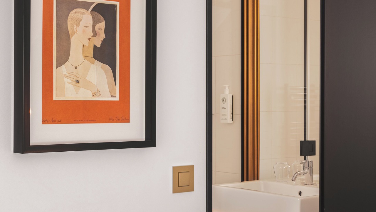 Photo of Bathroom in Graslin - Commerce