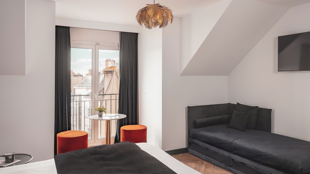 Photo of Bedroom in Graslin - Commerce