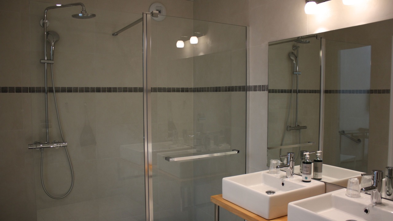 Photo of Bathroom in Puteaux