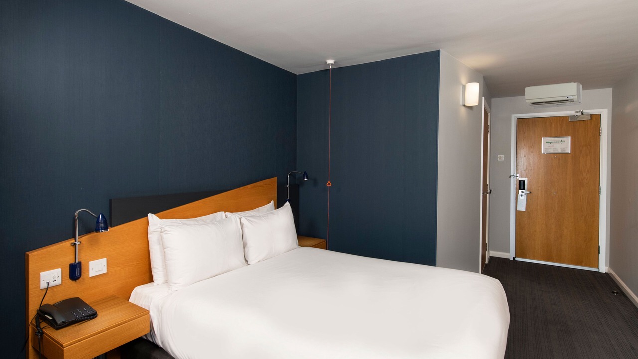 Photo of Bedroom in Tillicoultry