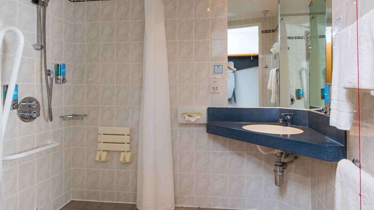 Photo of Bathroom in Tillicoultry