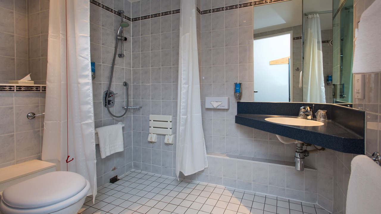 Photo of Bathroom in Tillicoultry