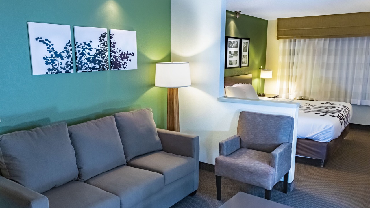 Photo of Livingroom in Tri-Cities