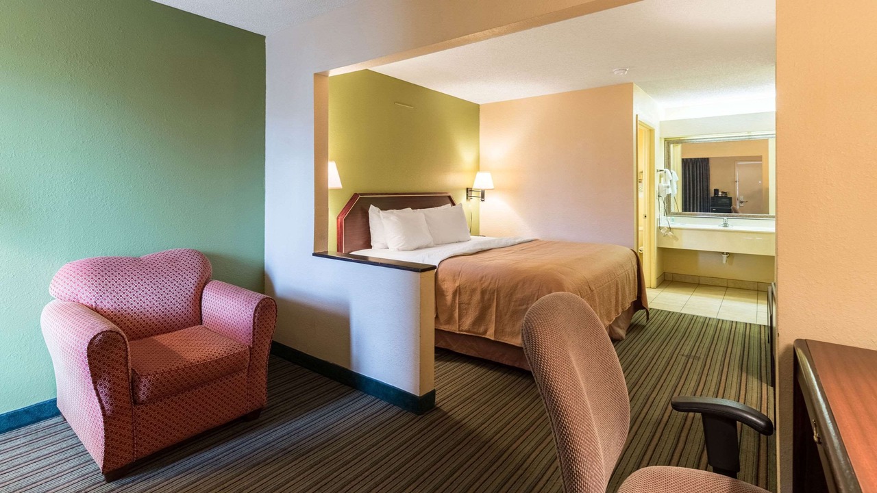 Photo of Bedroom in Alexandria
