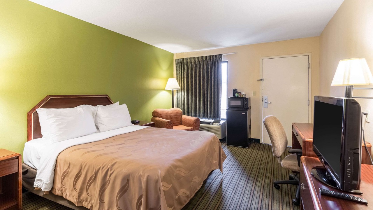 Photo of Bedroom in Alexandria