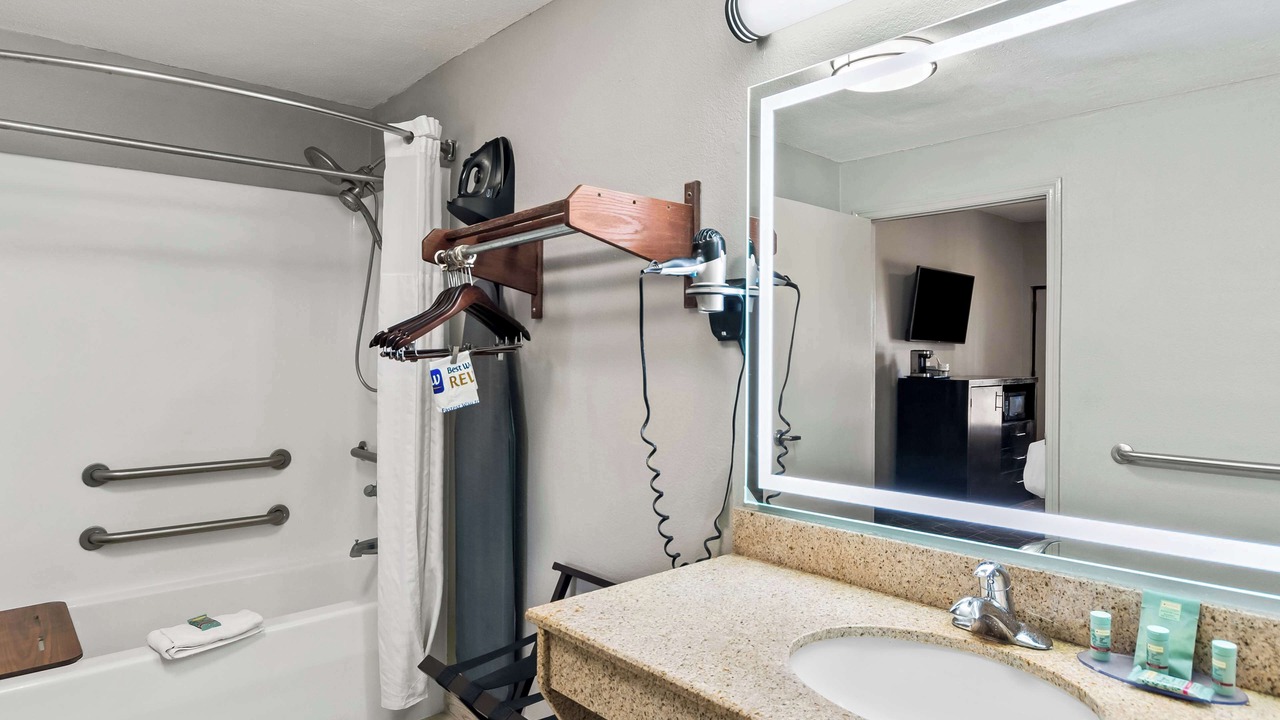 Photo of Bathroom in Mexia