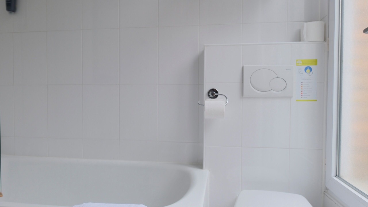 Photo of Bathroom in Saint-Fargeau
