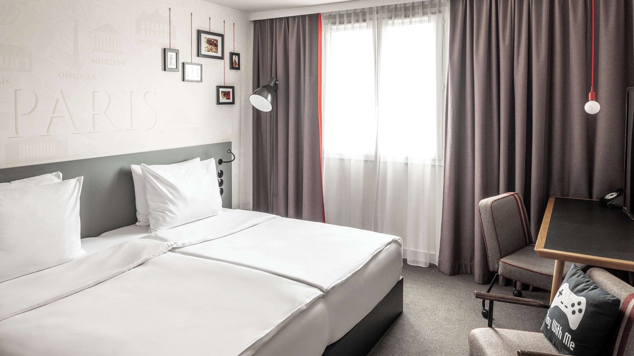 Photo of Bedroom in Roissy-en-France