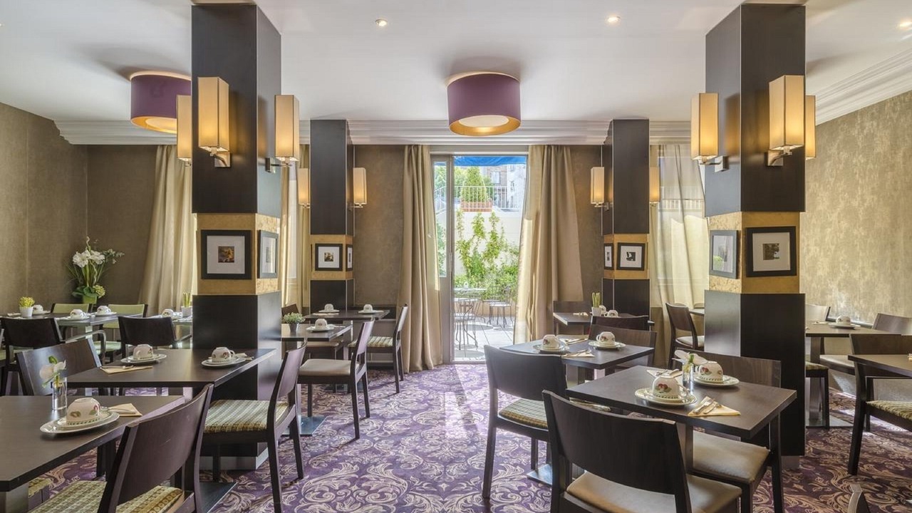 Photo of Others in Notre-Dame