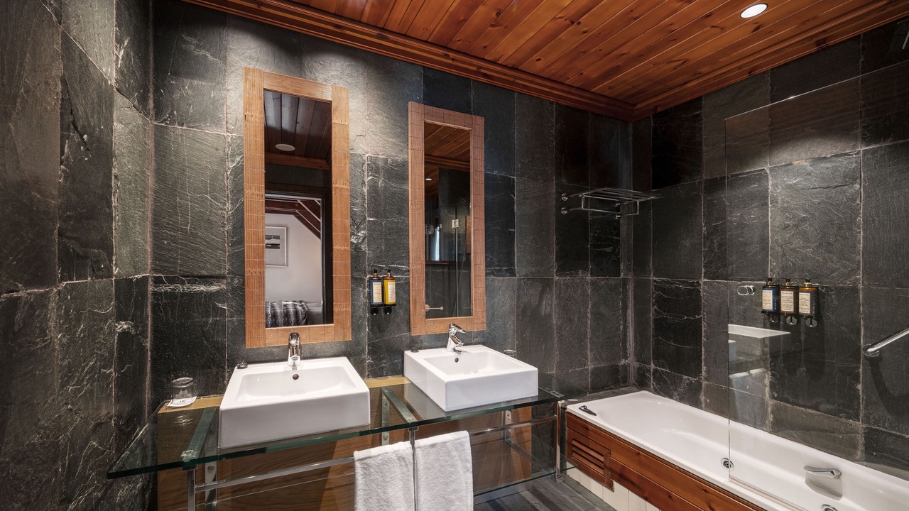 Photo of Bathroom in Beret