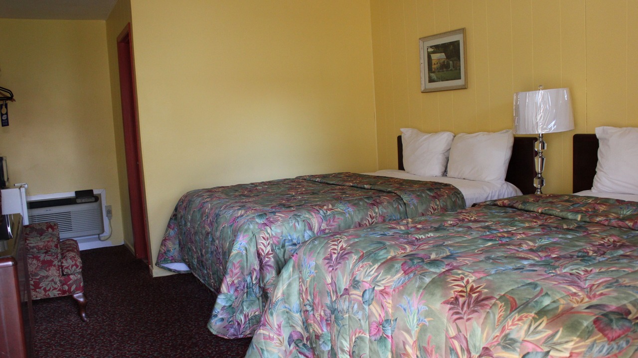 Photo of Bedroom in Gananoque