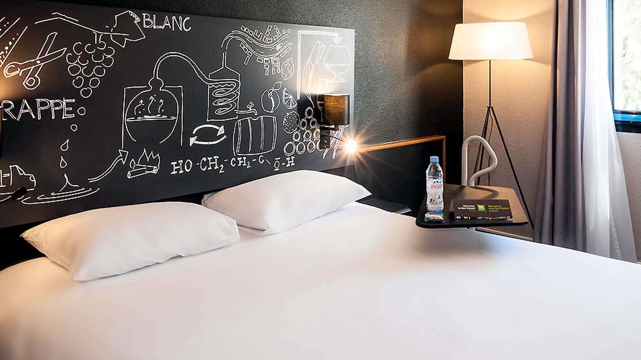 Photo of Bedroom in Chateaubernard