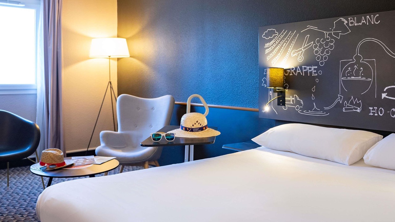 Photo of Bedroom in Chateaubernard