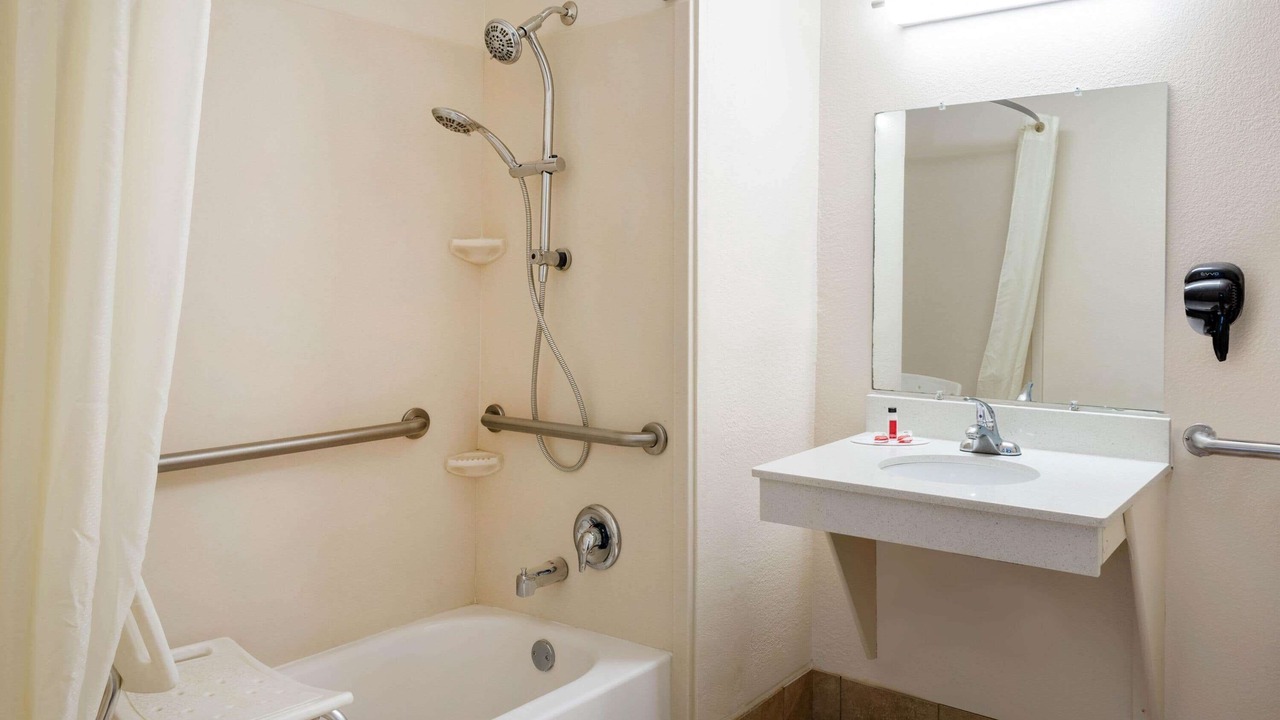 Photo of Bathroom in Abingdon