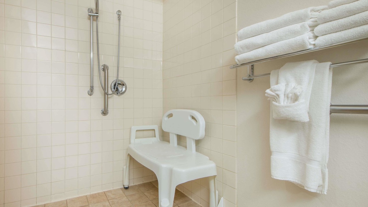 Photo of Bathroom in Raton