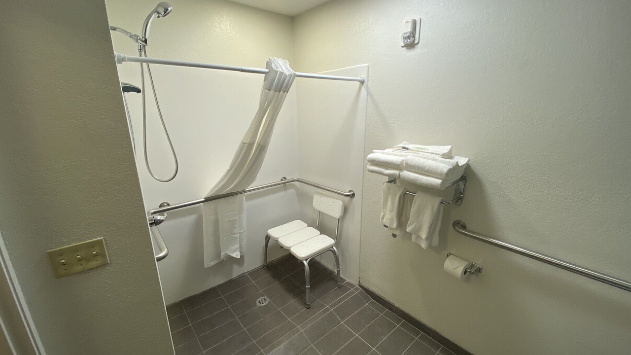 Photo of Bathroom in St. Robert