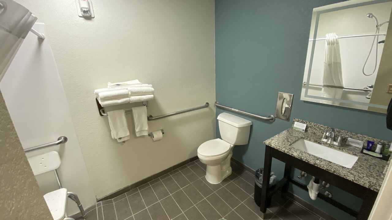 Photo of Bathroom in St. Robert