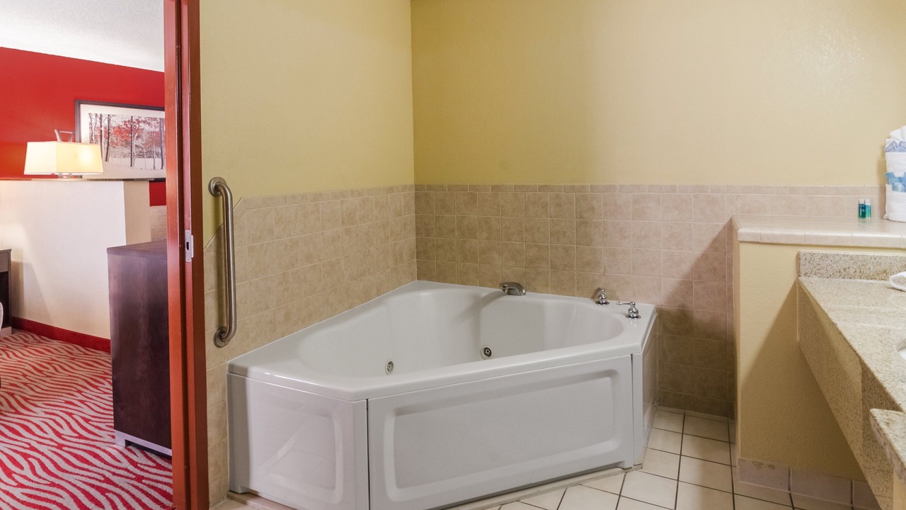 Photo of Bathroom in Vinita