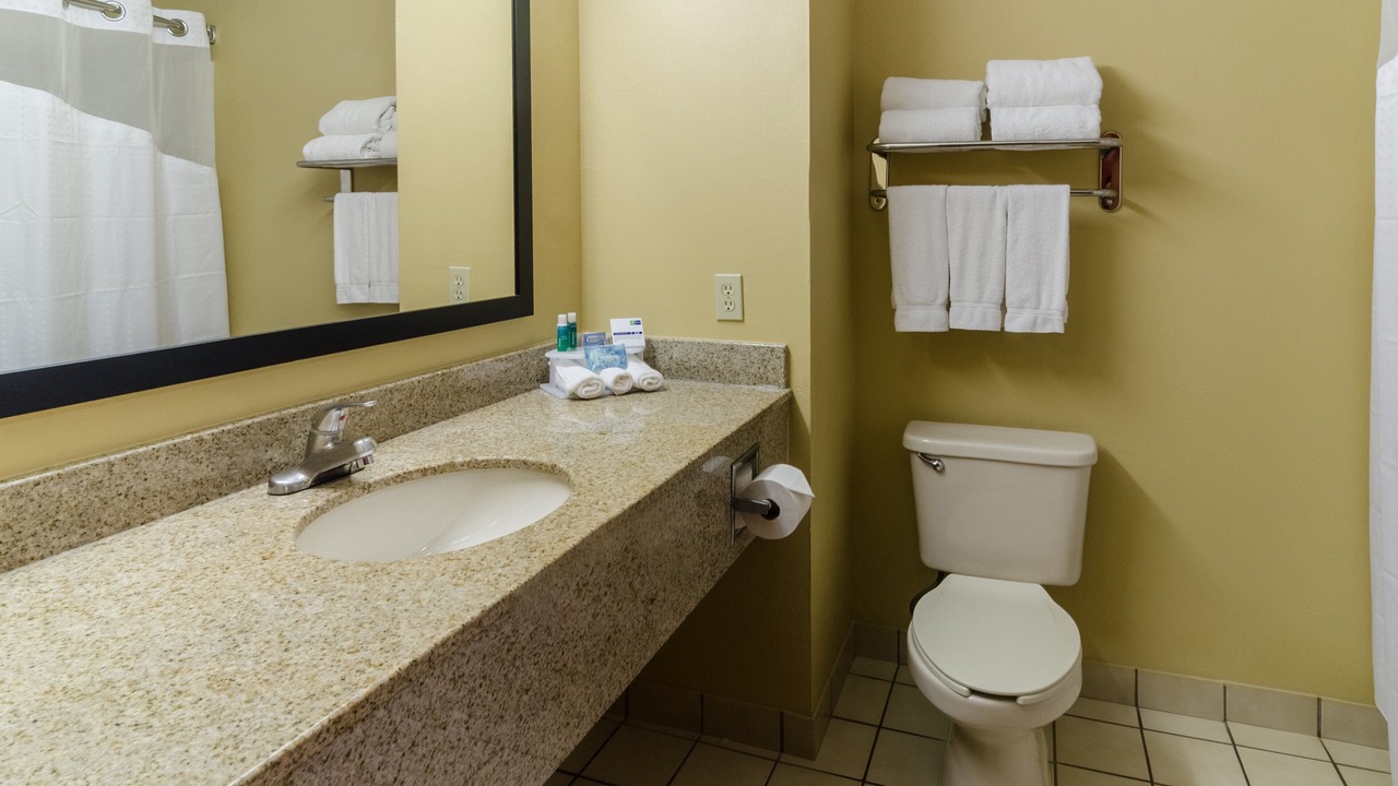 Photo of Bedroom in Vinita